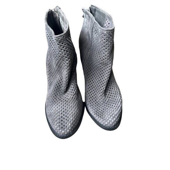 Steve Madden women's grey suede mesh booties size 5.5 - Picture 2 of 8